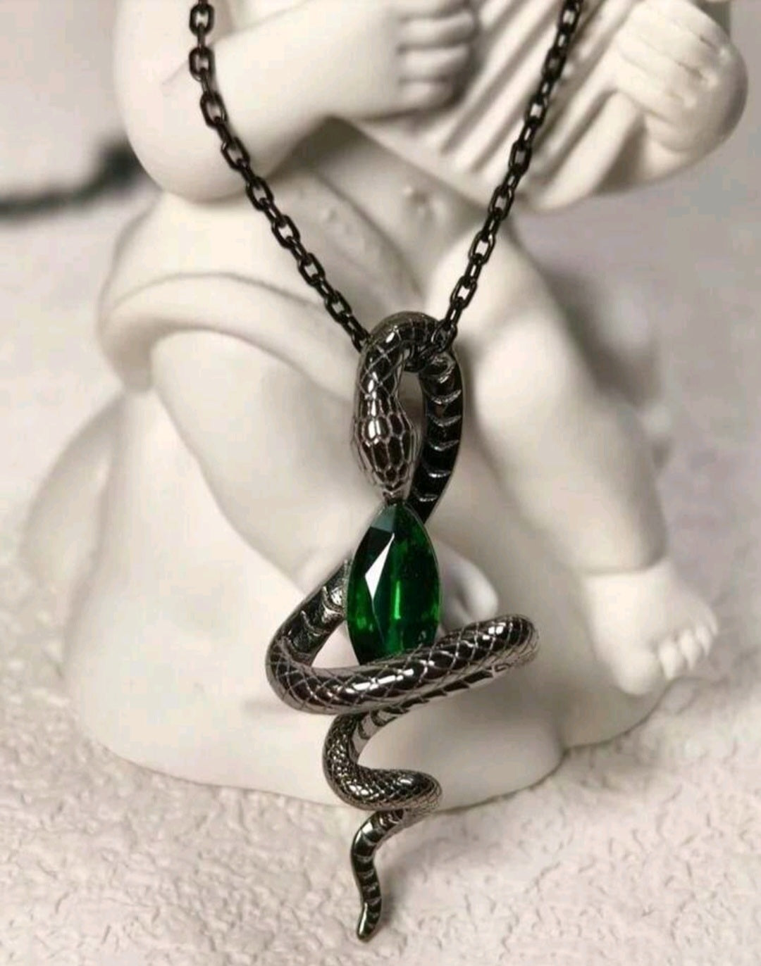 Retro Green Synthetic Zirconia Creative Snake Design Pendant Necklace