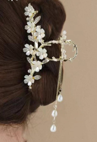 Flower & Faux Pearl Decor Hair Claw