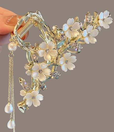 Flower & Faux Pearl Decor Hair Claw